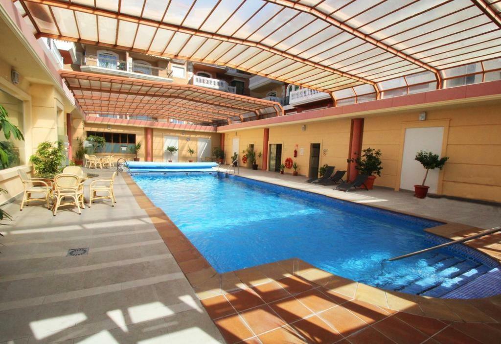 Atico Deluxe Entre Centro Y Playa Salinas Con Terraza, Wifi, Piscina Climatizada, Gym, Sauna Y Garaje -Smart Tv Roquetas de Mar Exterior photo