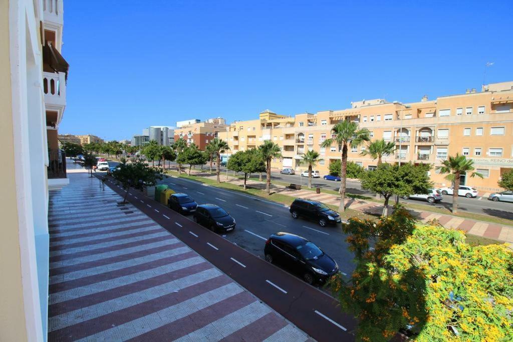 Atico Deluxe Entre Centro Y Playa Salinas Con Terraza, Wifi, Piscina Climatizada, Gym, Sauna Y Garaje -Smart Tv Roquetas de Mar Exterior photo
